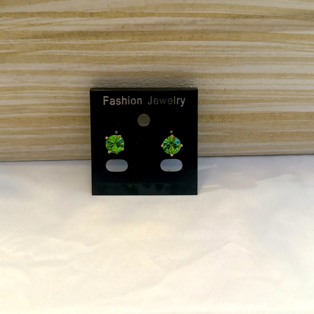 • 3 carats each • Show Stoppers- Apple Green